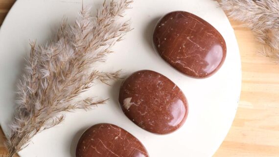 Red Jasper Palm Stone