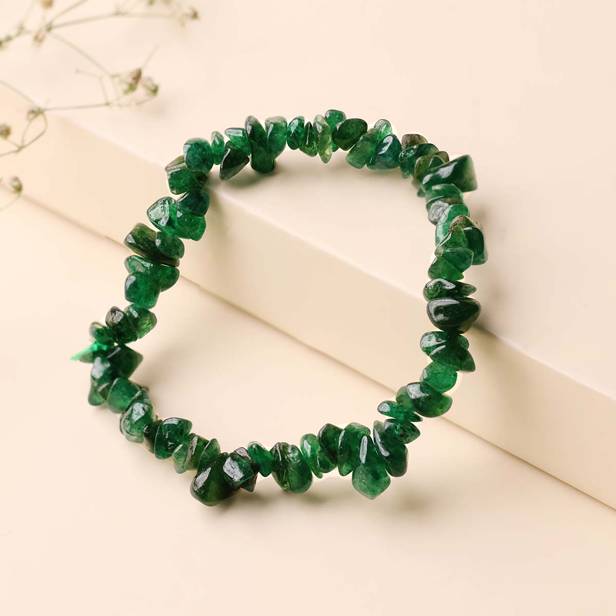 green jade chips bracelet (1)