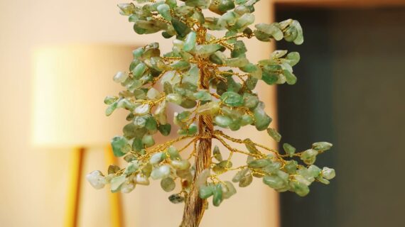 Green Aventurine Chips Tree, 300 Beads Golden Wired