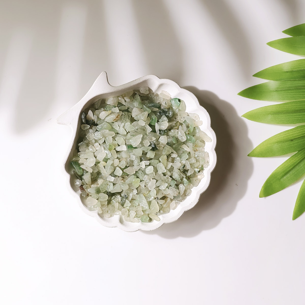 green-aventurine-chips-stone (1)