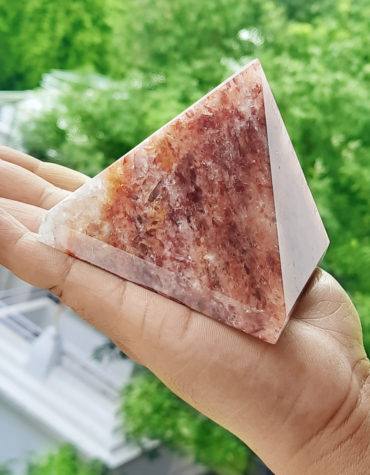 Reiki Crystal Products Natural Sunstone Pyramid Crystal Stone Pyramid,Semiprecious Stone Pyramid Carved Pyramidal Crystal for Abundance & Money, Confidence, Creativity