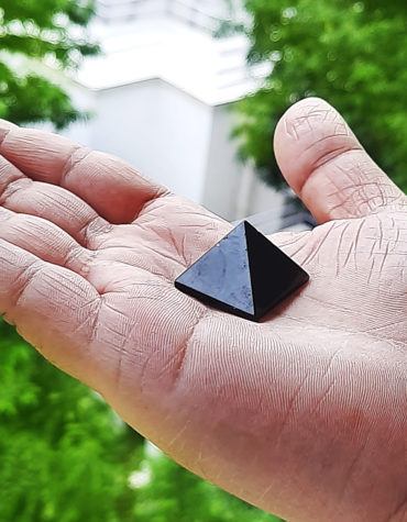 Reiki Crystal Products Natural Black Tourmaline Pyramid,Crystal Pyramid, Root Chakra Crystal, Protection Crystal, EMF Protection For Grounding, Mental Health,Purification