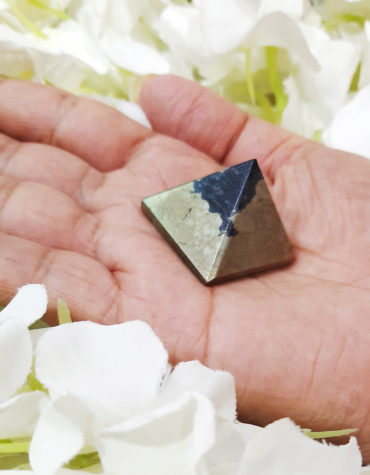 Reiki Crystal Products Natural Iron Pyrite Pyramid Crystal Pyramid,Pyramid Carved Pyramidal Crystal for Abundance & Money, Confidence, Grounding,Vitality