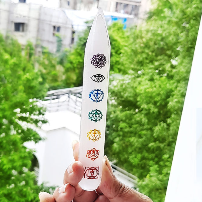 Selenite 7 Chakra Wand,Selenite Wands,Engraved Selenite Wands,Selenite Crystal Healing,Natural White Selenite 7 Chakra Magic Wand Single Point Sticks Massage Wand Selenite With 7 Chakras
