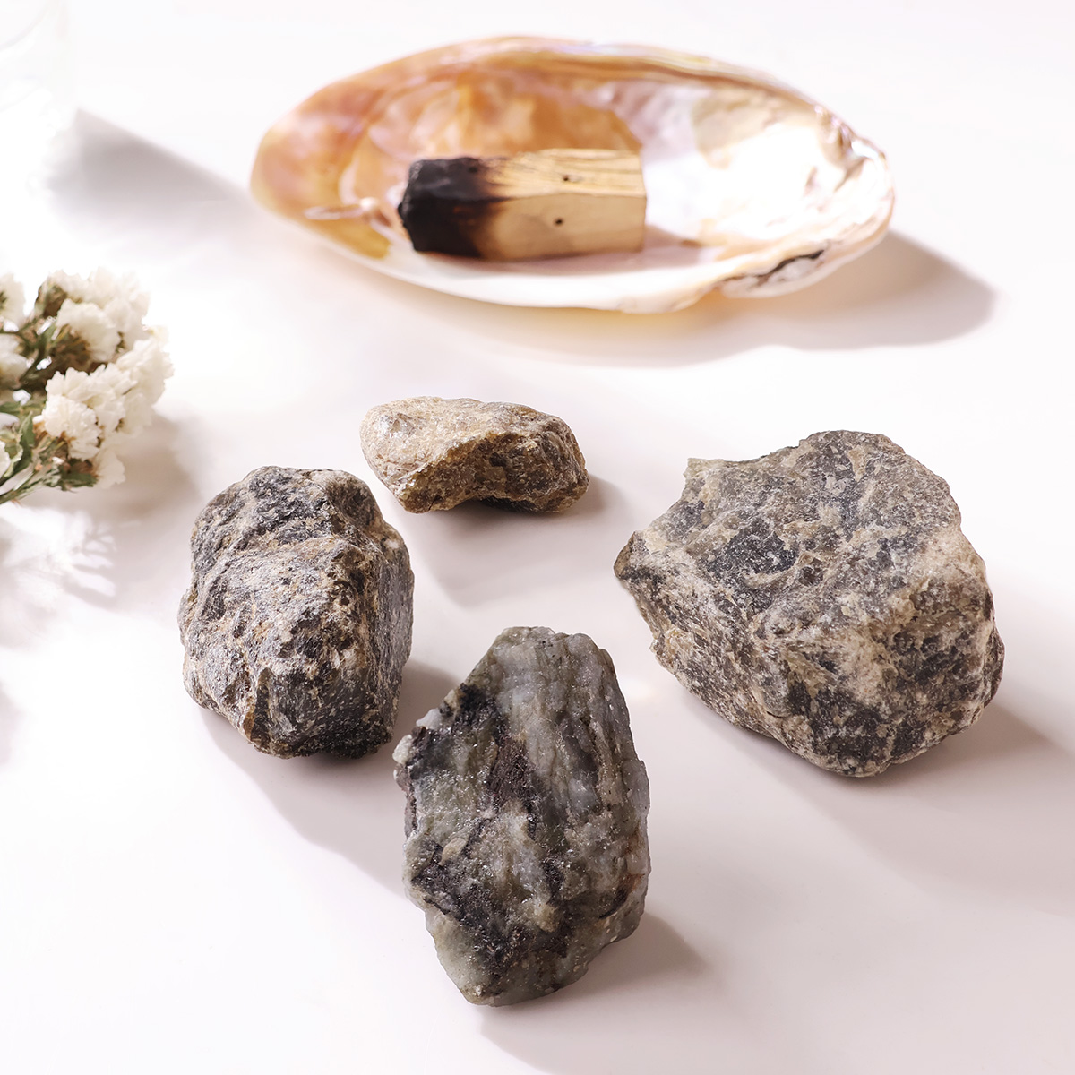 Labradorite Raw Stone (1)