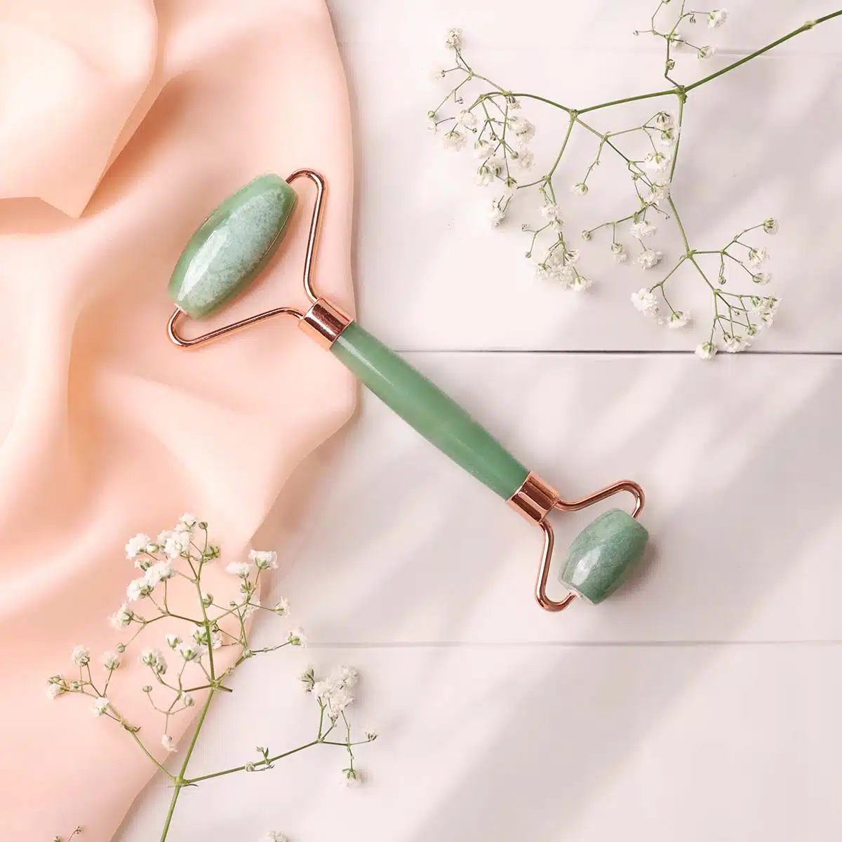 green-aventurine-face-massage-roller (2)