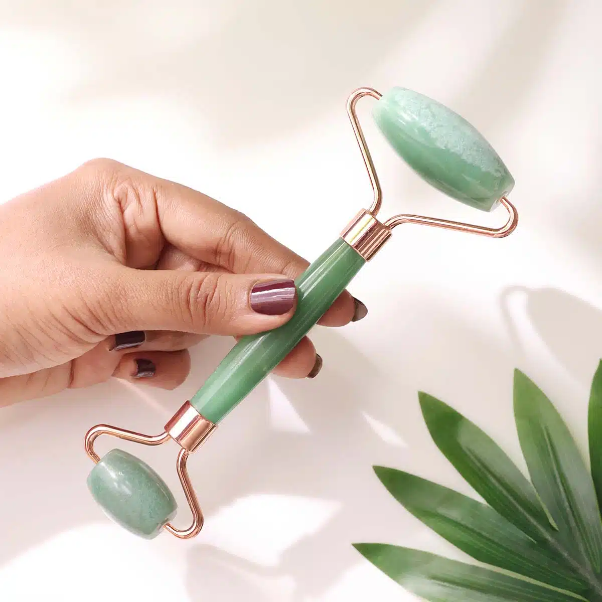 green-aventurine-face-massage-roller (4)