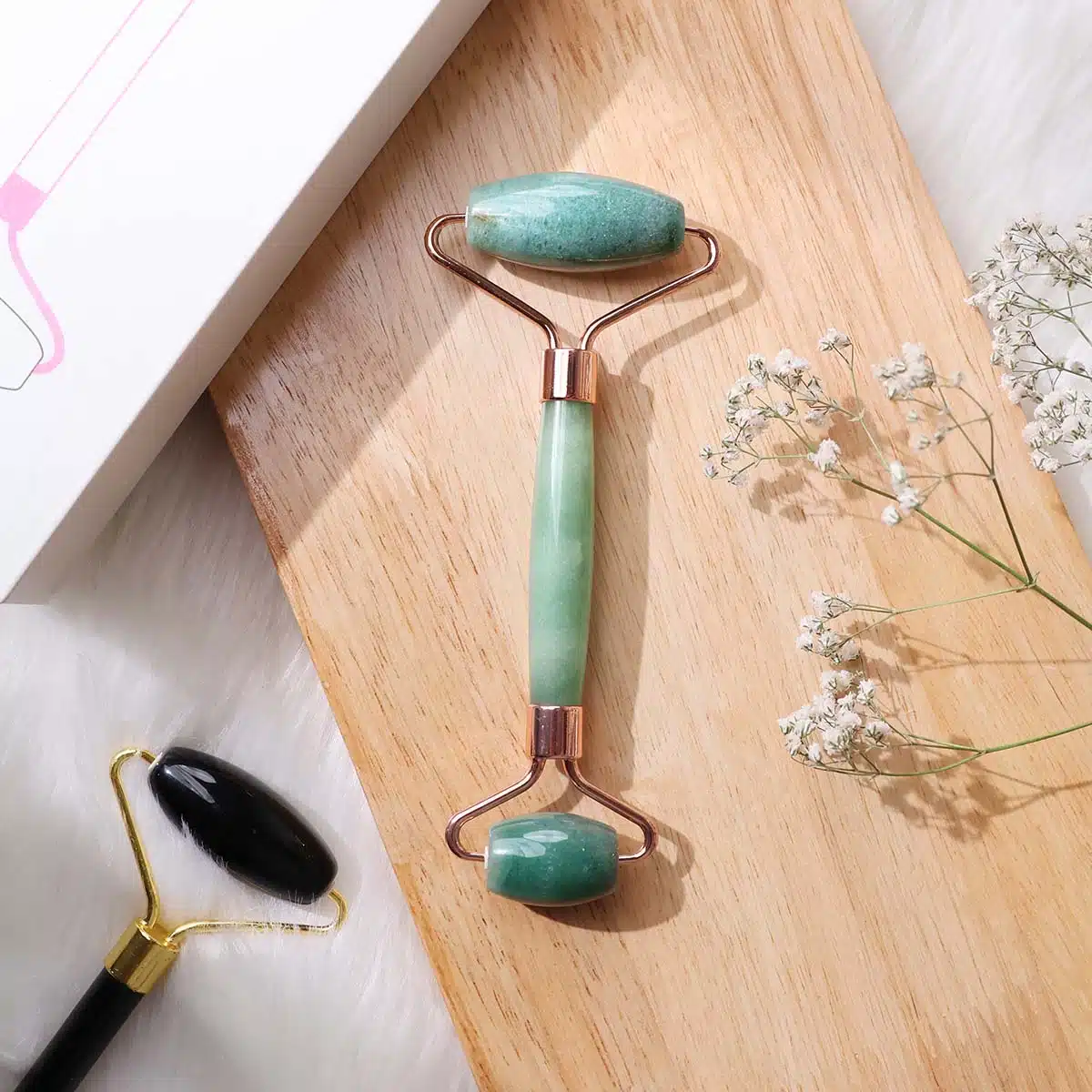 green-aventurine-stone-facial-massage-roller (2) green-aventurine-stone-facial-massage-roller