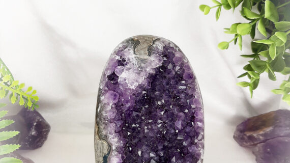 Amethyst Standing Geode/ Raw Cluster – 1037 Grams