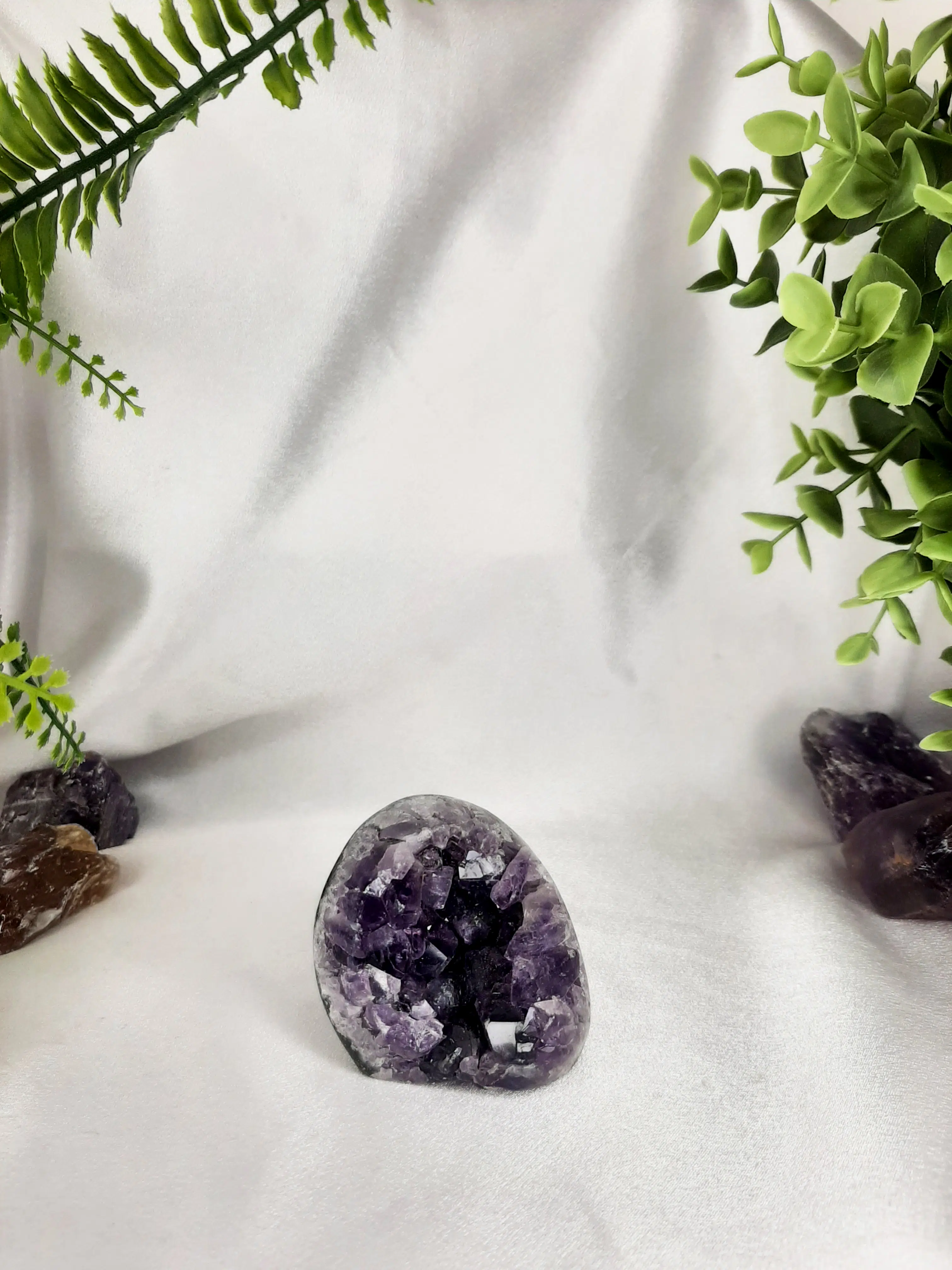 Amethyst Standing Geode 184 - Shubhanjali