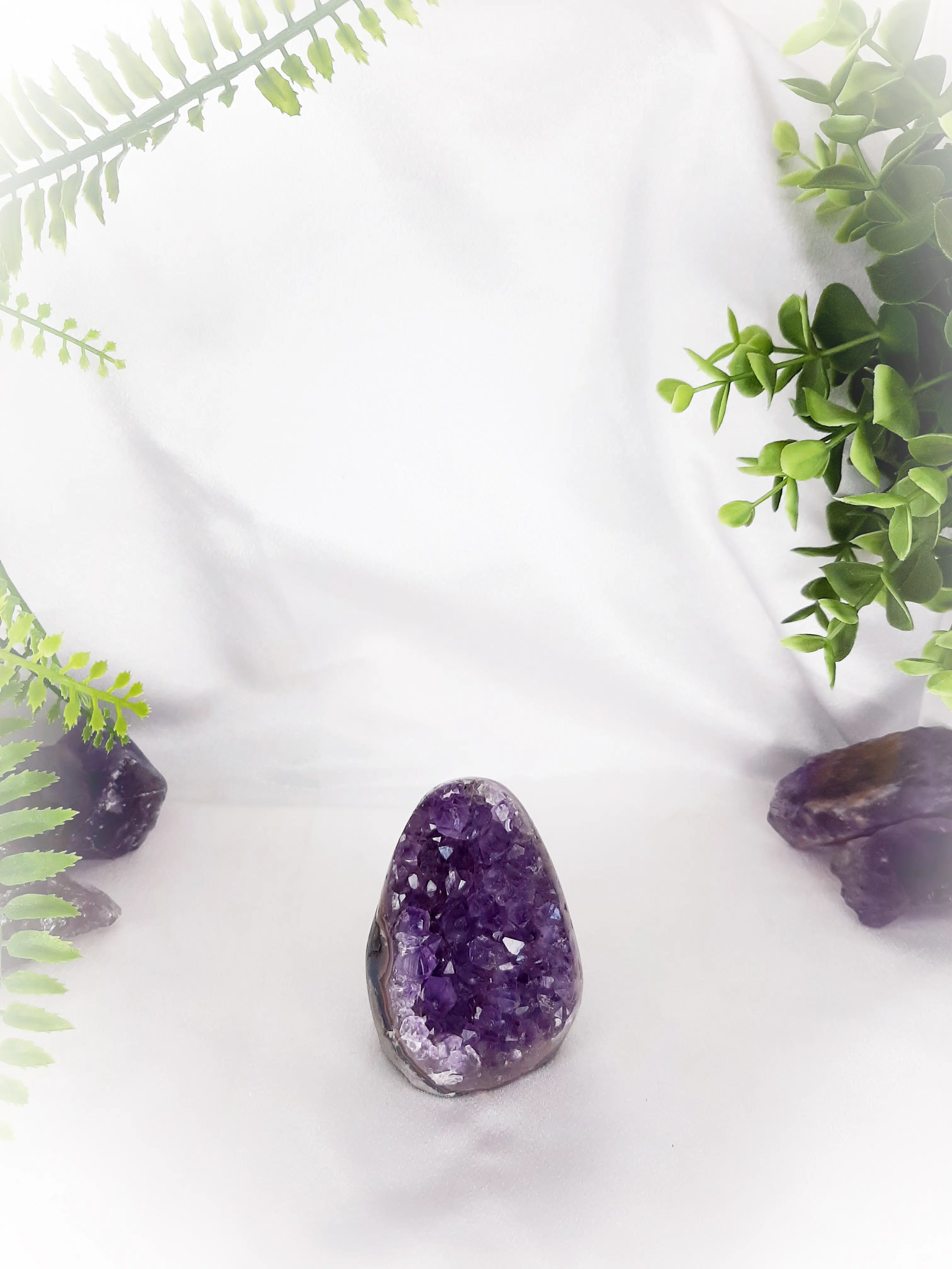 Amethyst Standing Geode - 222 Grams-Shubhanjali