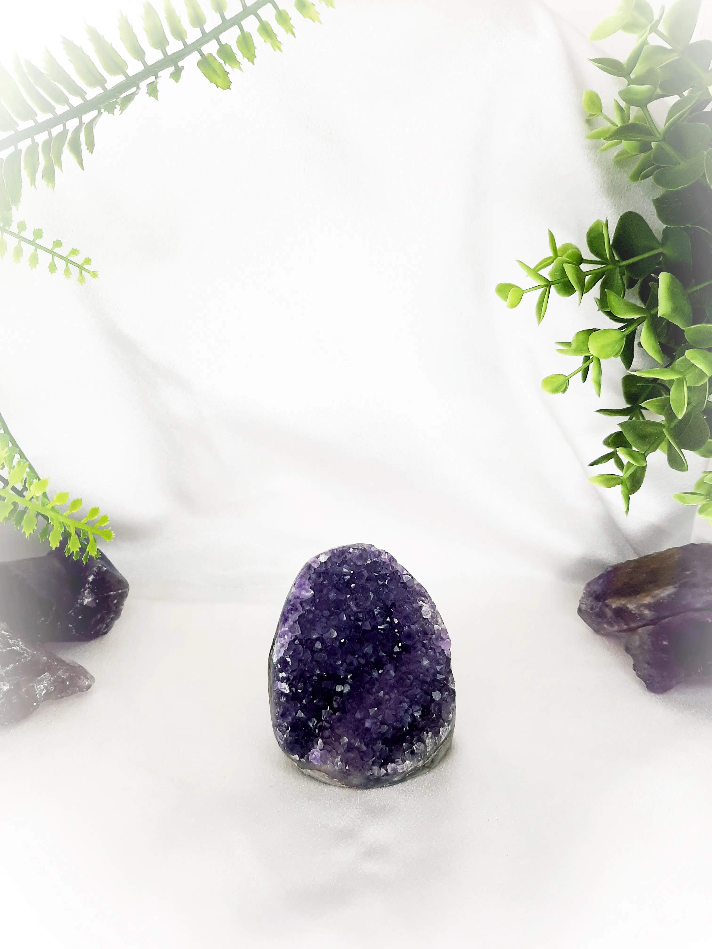 Amethyst Standing Geode - 292 Grams-shubhanjali