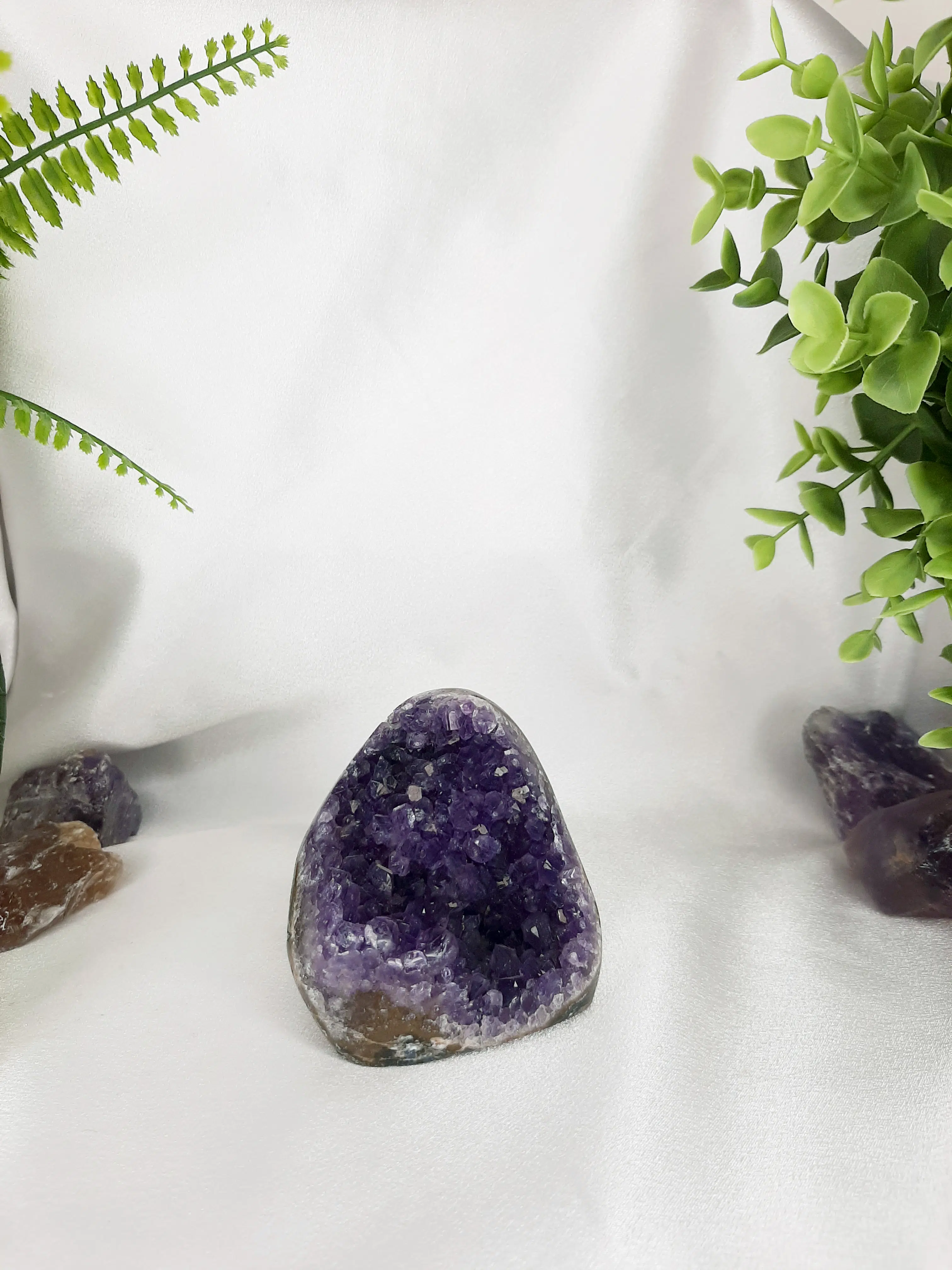 Amethyst Standing Geode - 306 grams - Shubhanjali