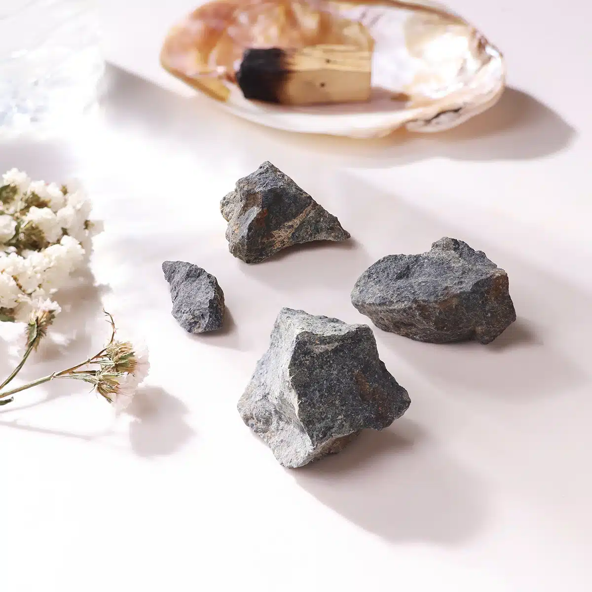 iolite-raw-stone (4)