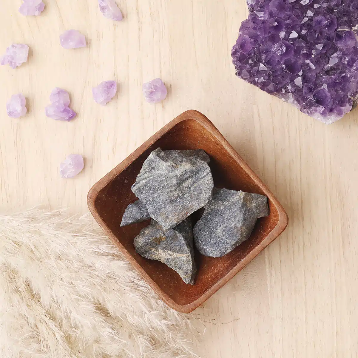 iolite-raw-stone (5)