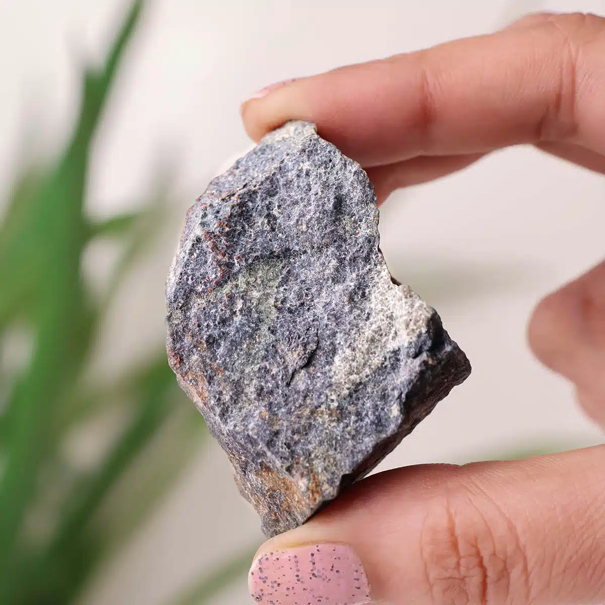 iolite-raw-stone (8)