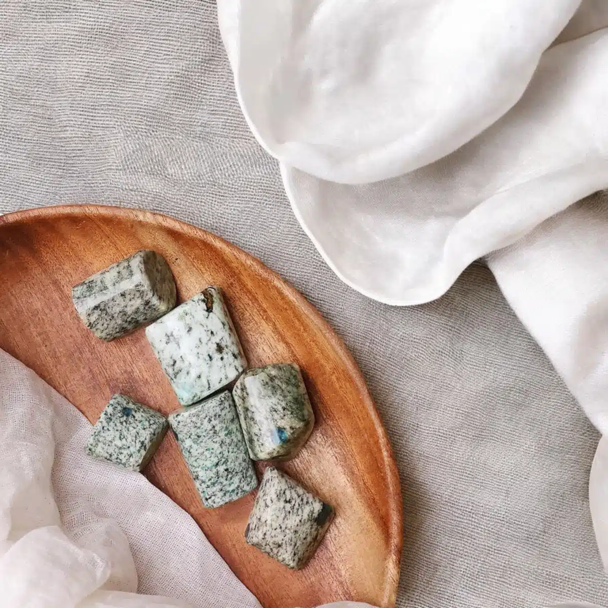 K2-Tumble-Stones-Shubhanjali-4-Photoroom