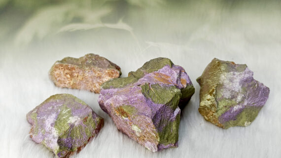 Stichtite Raw Stones