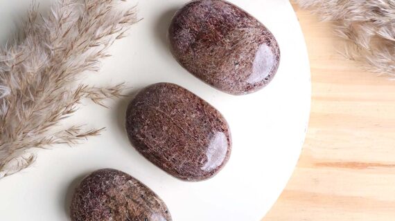 Garnet Palm Stone