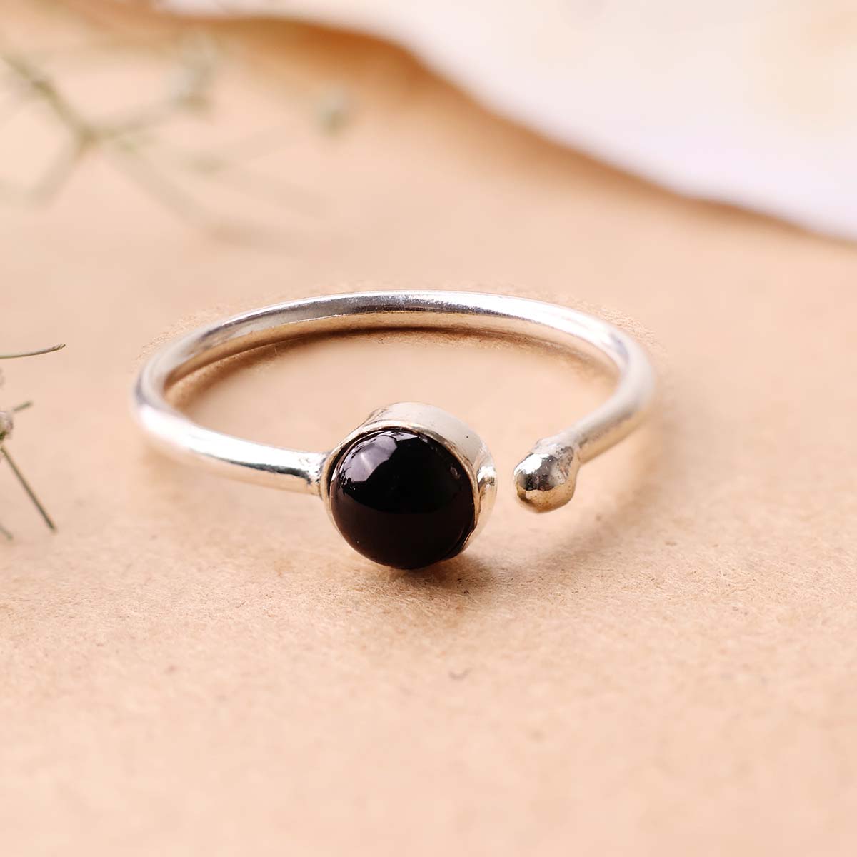 Black onyx Round Crystal Stone Alloy Metal Adjustable Small Ring (2)