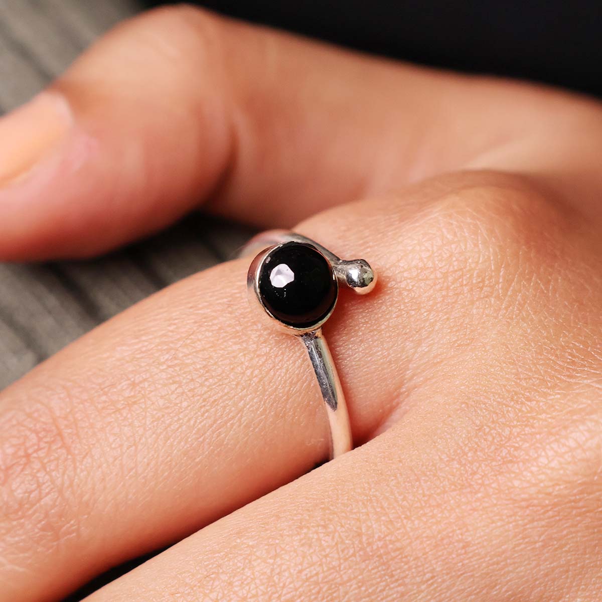 Black onyx Round Crystal Stone Alloy Metal Adjustable Small Ring (7)