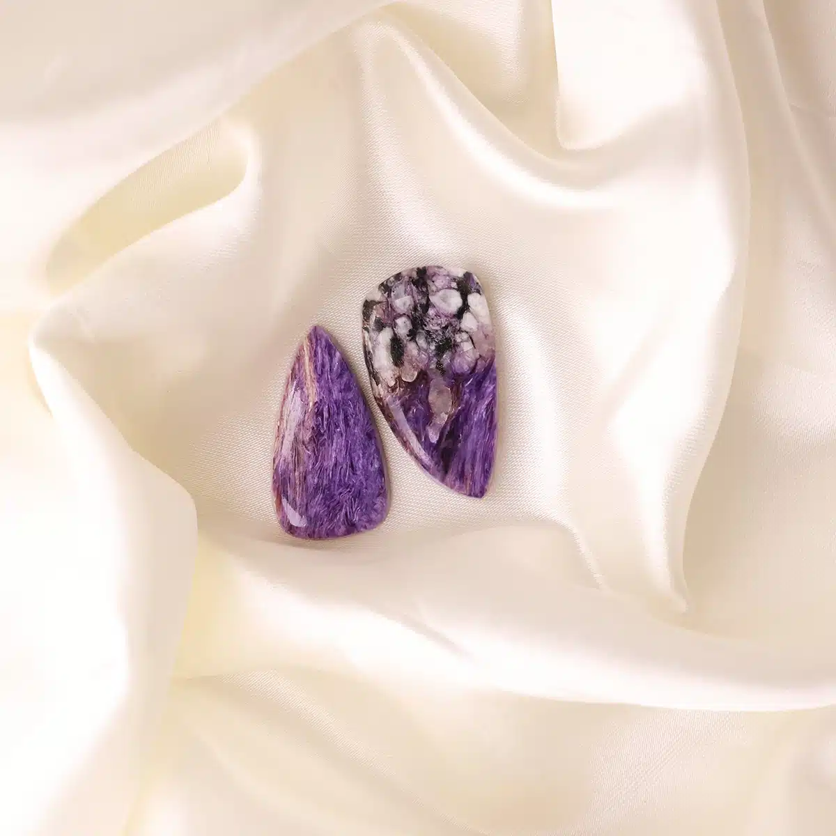 charoite-cabochon (2)