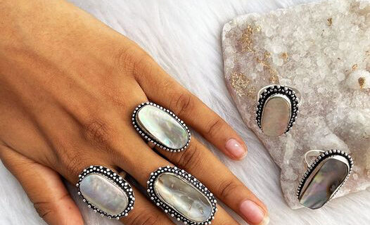 Mother of Pearl Flat Oval Ring, Mother of Pearl with Rainbow reflection Boho Ring For Women Jewelry