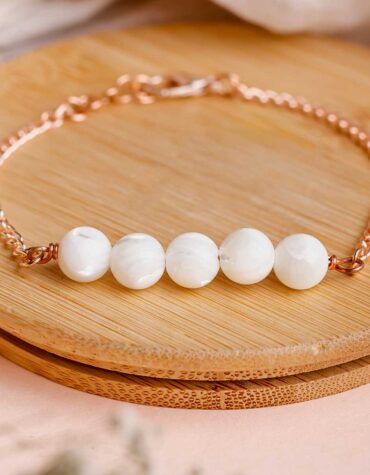 mother of pearl five beads bracelet