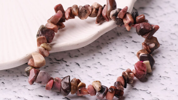 Rhodonite Chips Stone Elastic Bracelet