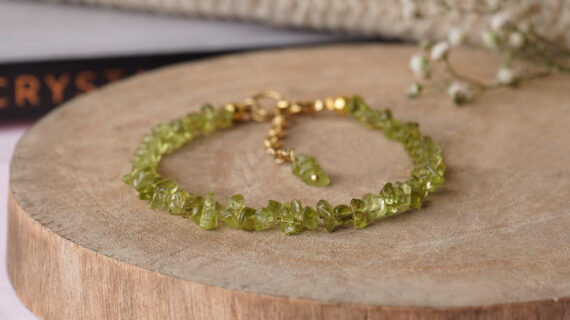 Peridot Chips Chain Bracelet ( Synthetic )