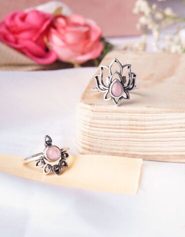 Natural Rose Quartz Crystal Design Ring