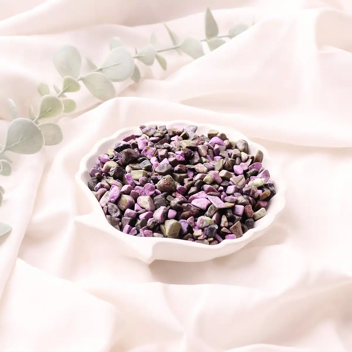 stichtite-chips-stone (1)