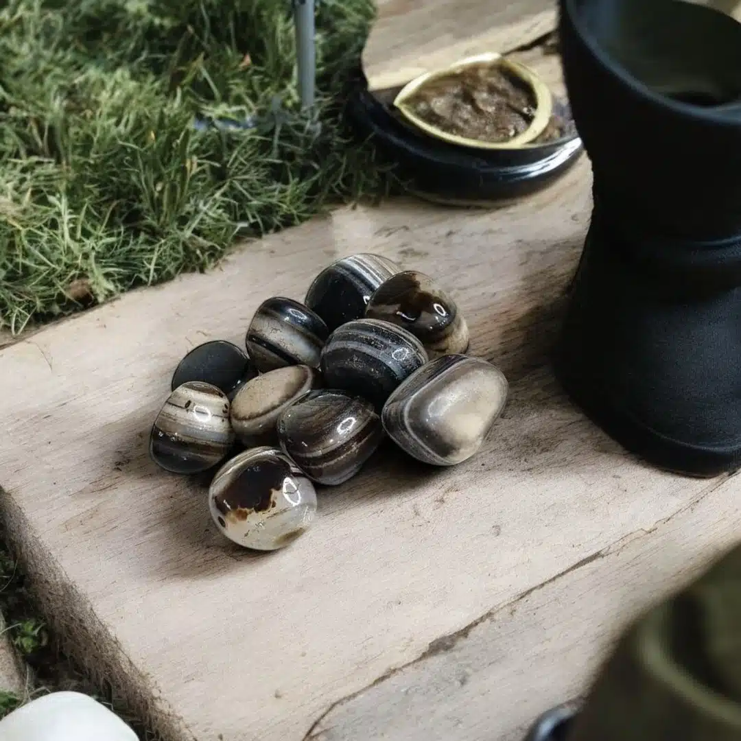 Shubhanjali-Black-Sulemani-Tumble-Stone-Photoroom (4)