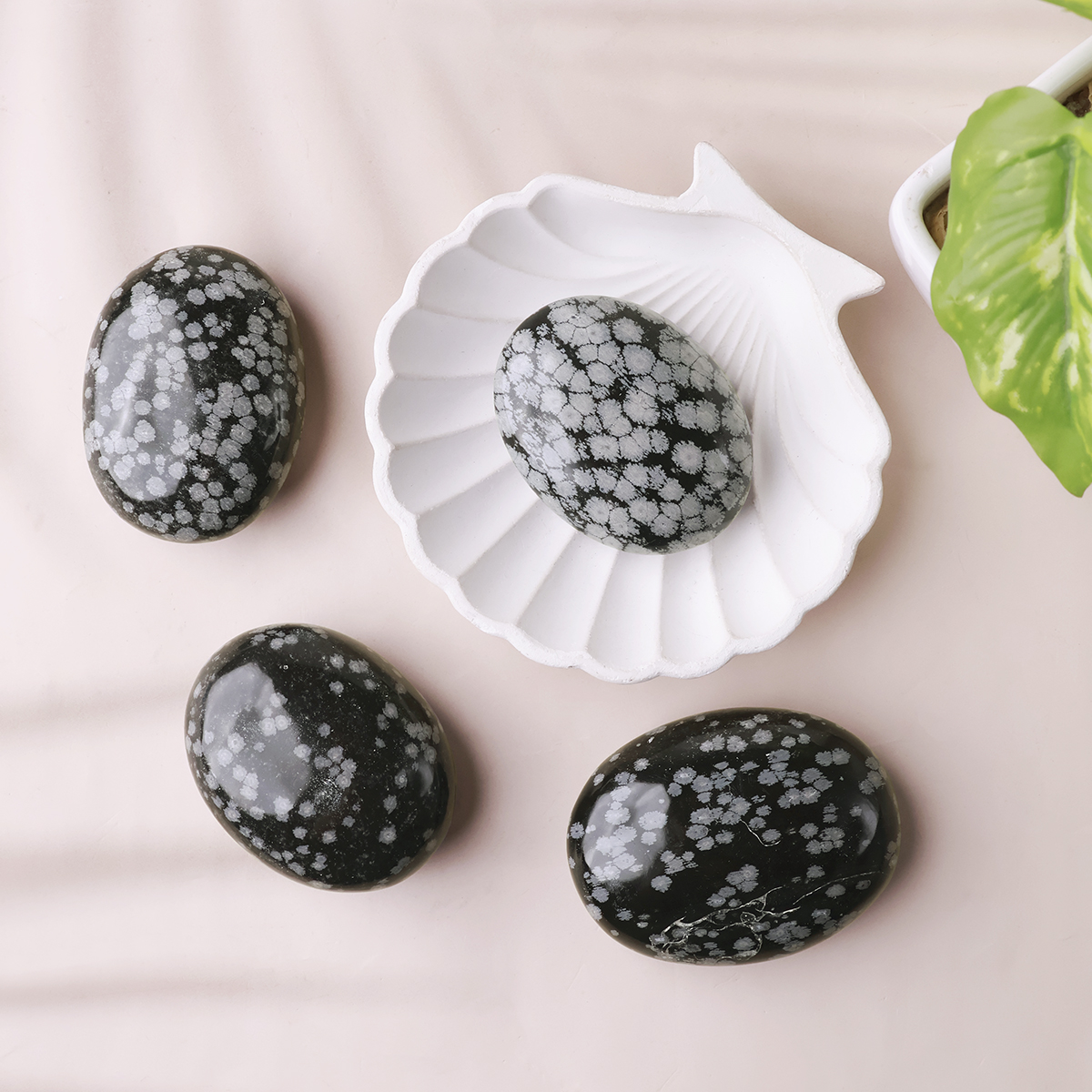 Snowflake Obsidian Palmstone (4)