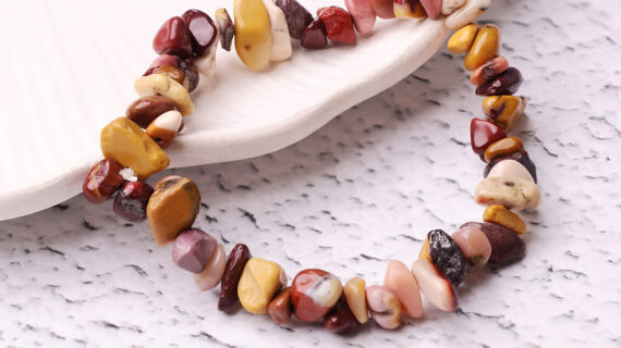 Mookaite Jasper Chips Stone Elastic Bracelet