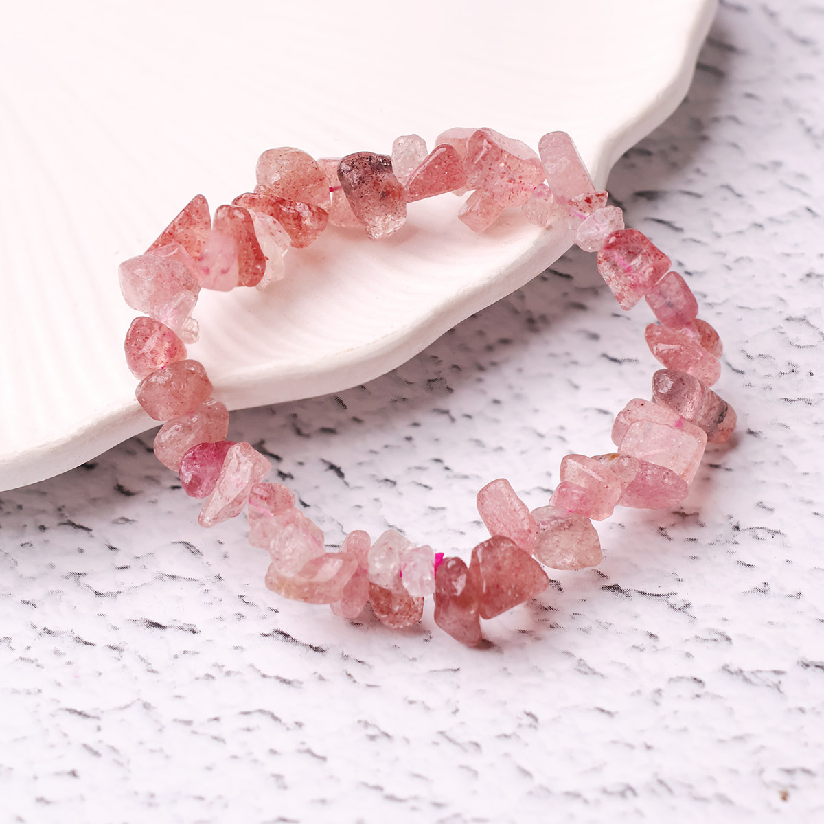 Strawberry Quartz Chips Stone Elastic Bracelet (1)