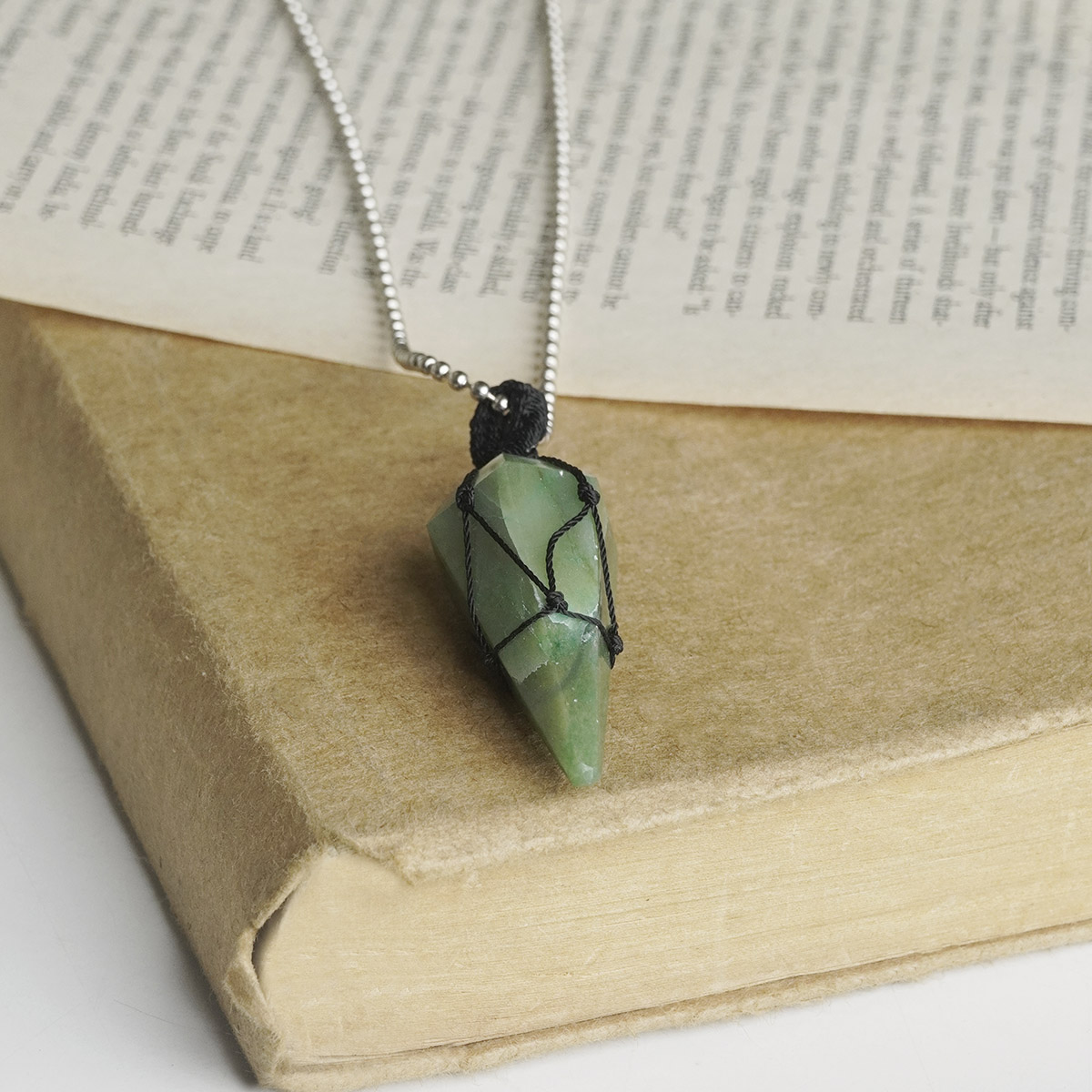 shubhanjalistore-green-aventurine-point-pendant-thread-img-2 green aventurine point pendant thread