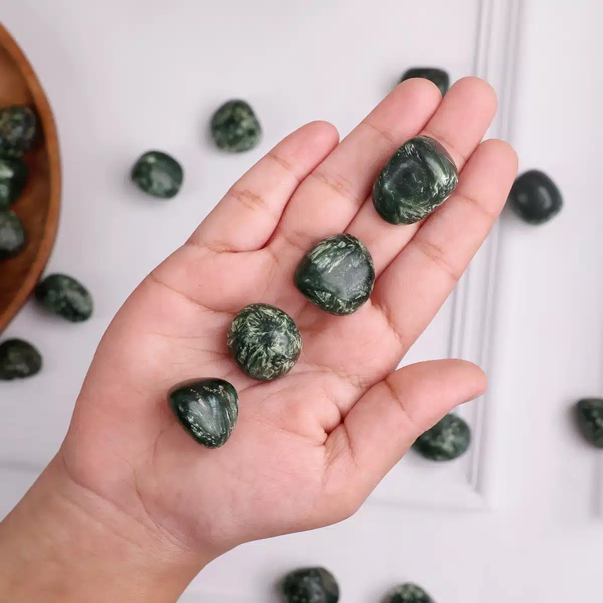 Shubhanjali-Seraphinite Tumble Stone_1 Natural Seraphinite Tumble Stone