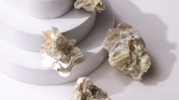 Muscovite Raw Cluster