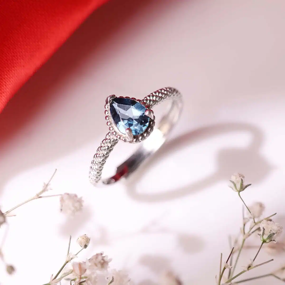 london-blue-topaz-in-silver-ring (5)