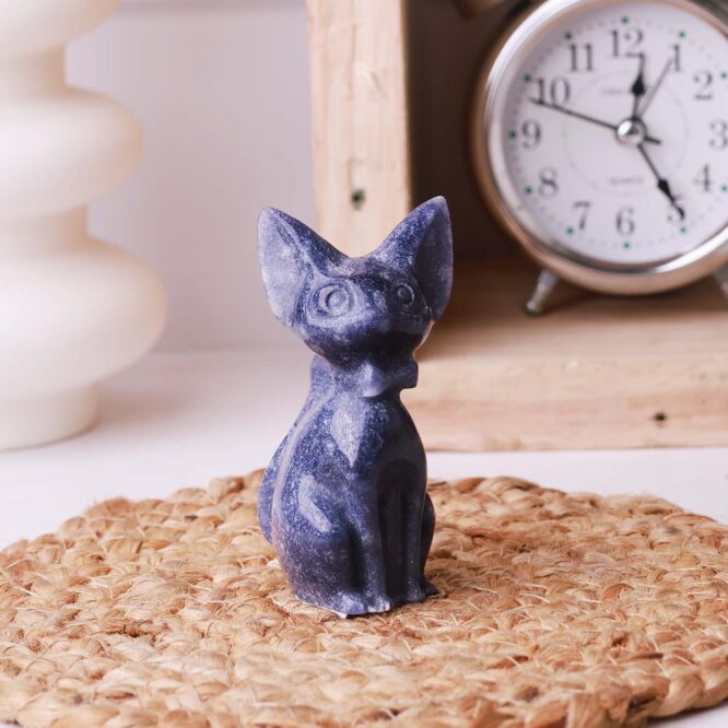 blue-aventurine-cat