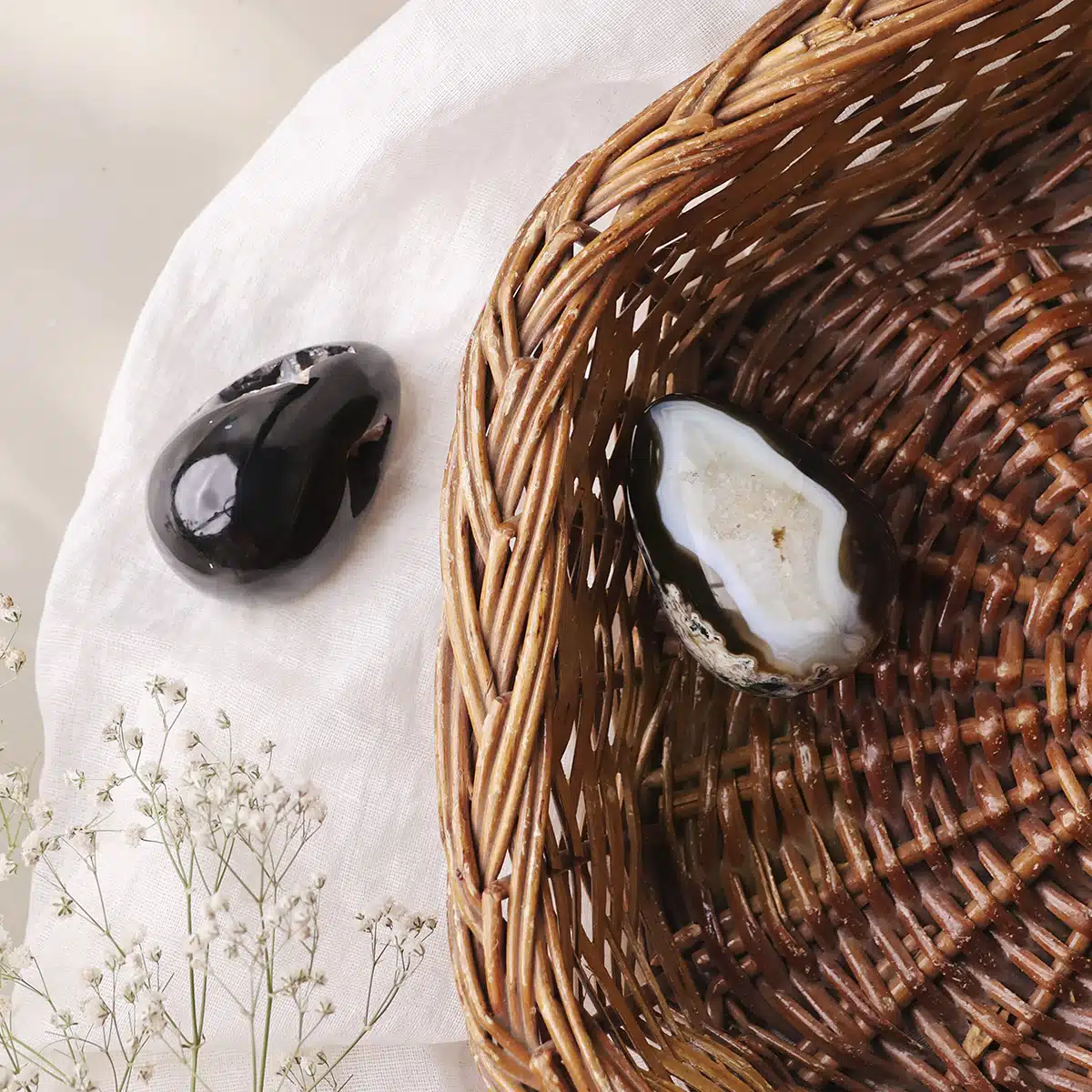 black-sulemani-egg (3)