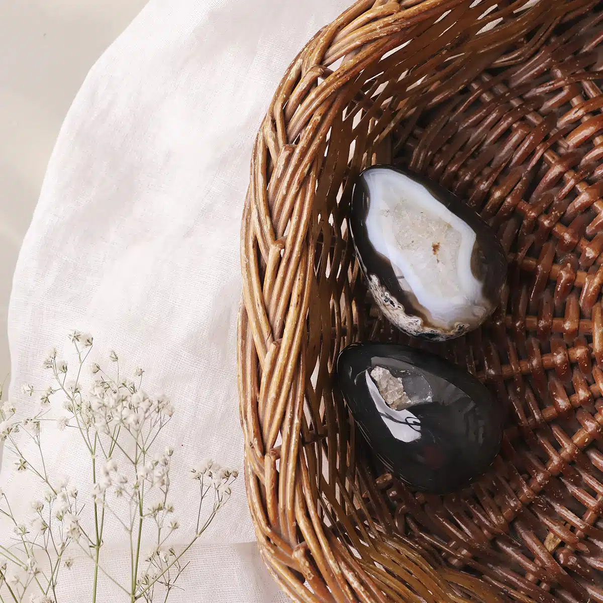 black-sulemani-egg (4)