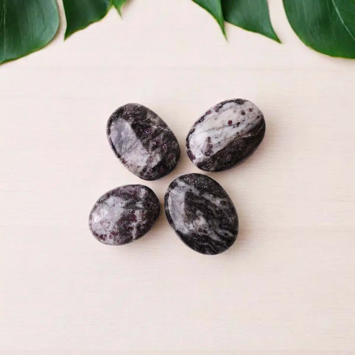 garnet-matrix-palm-stone (2) garnet-matrix-palm-stone