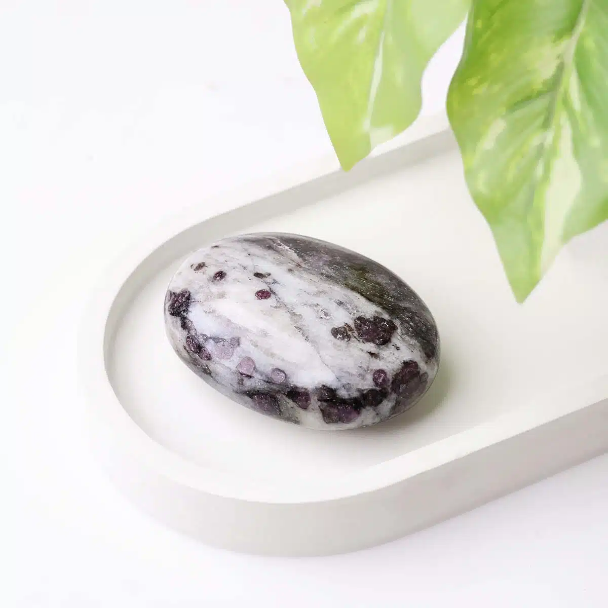 garnet-matrix-palm-stone (3) garnet-matrix-palm-stone