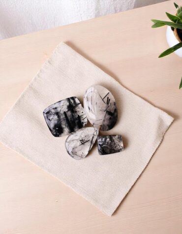 black-rutile-cabochon