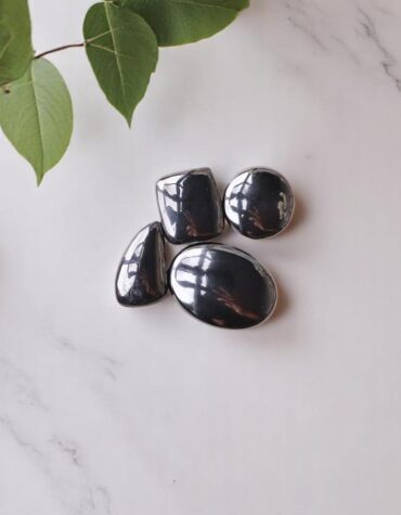 hematite-cabochon
