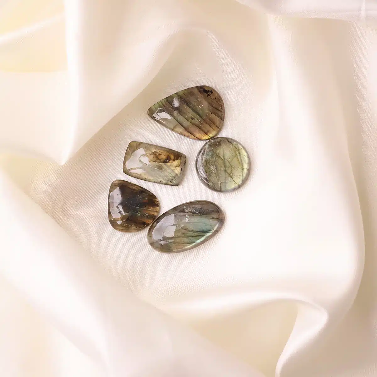 labradorite-cabochon (2)