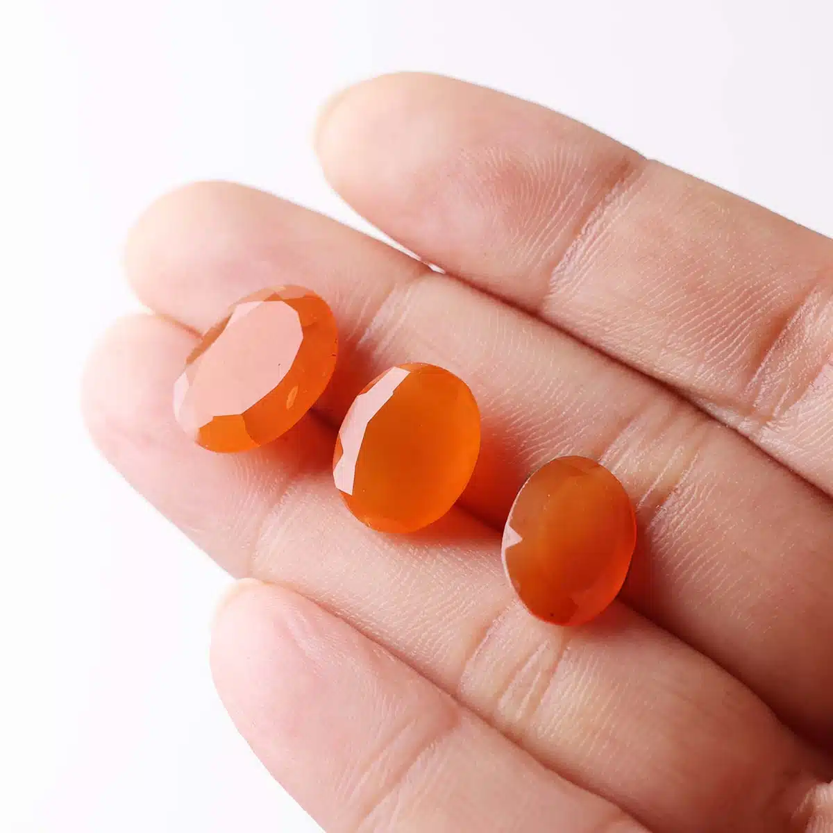 red-carnelian-faceted-cabochon (4) red-carnelian-faceted-cabochon