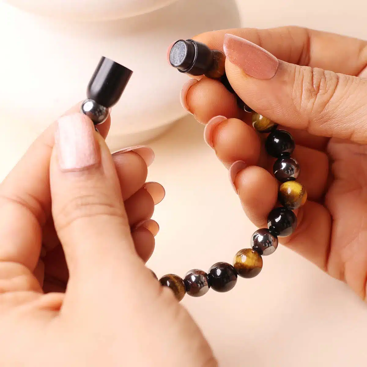 triple-protection-magnetic-lock-bracelet (6)